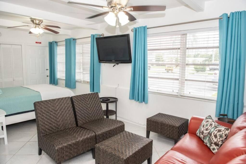 Aloha Apartments On The Intracoastal-Walk To The Beach Aparthotel *