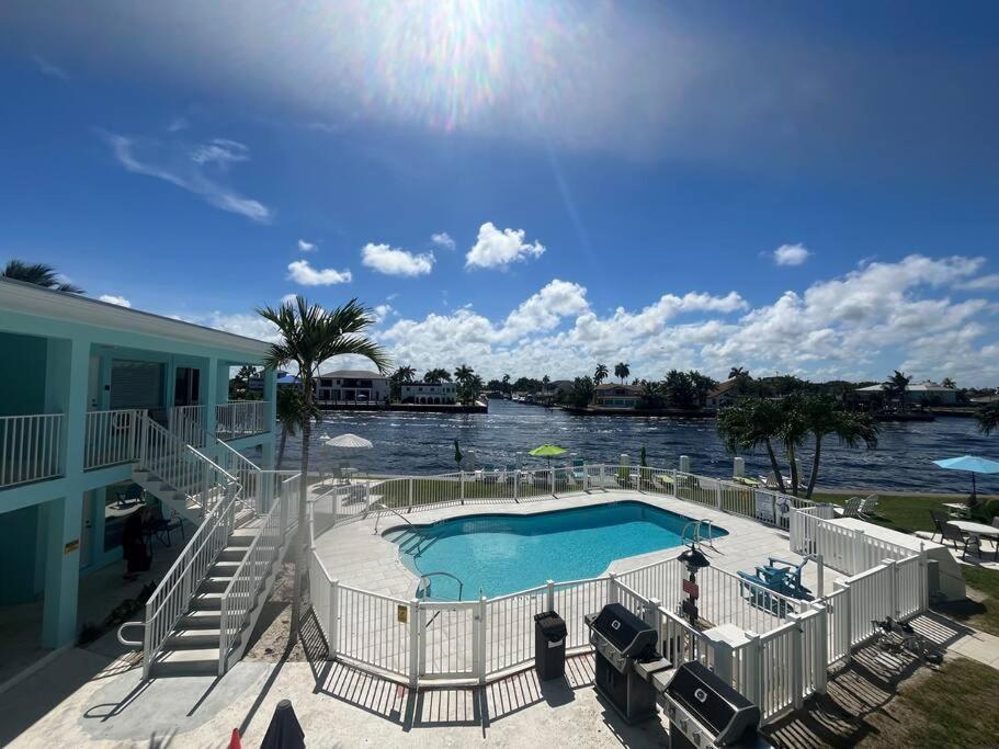 Aloha Apartments On The Intracoastal-Walk To The Beach