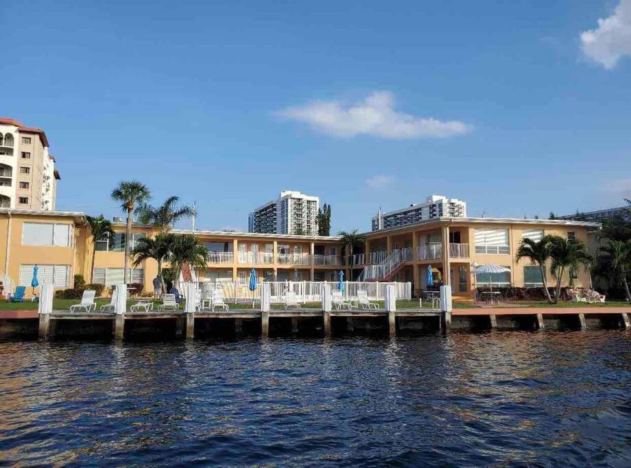 Aloha On The Intracoastal-walk To The Pompano Beach